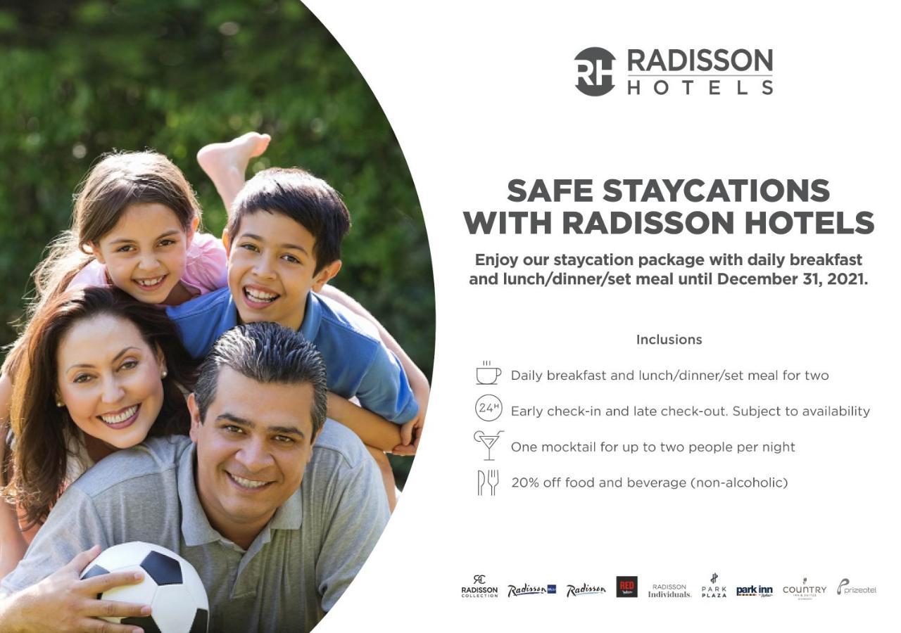 Radisson Blu Plaza Hotel Hyderabad Banjara Hills מראה חיצוני תמונה A Radisson Hotels advertisement