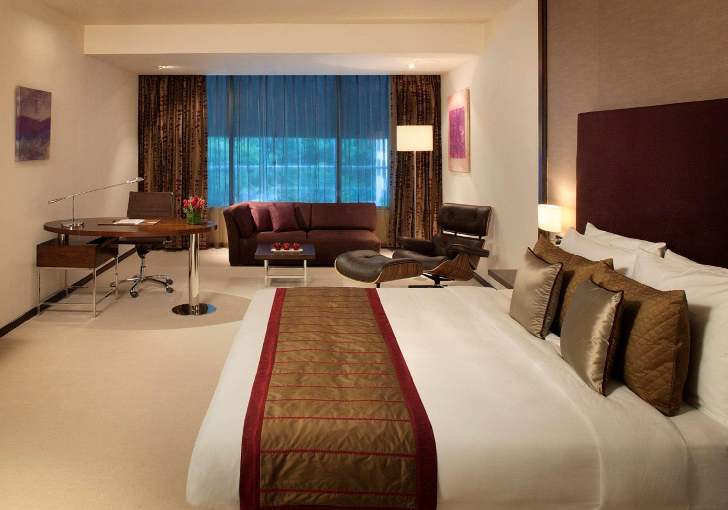 Radisson Blu Plaza Hotel Hyderabad Banjara Hills חדר תמונה A room at the Taj Bengal